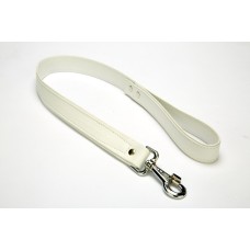 Doggie Flotter El Yapımı Deri Köpek Gezdirme Kayışı 3 cm x 60 cm Beyaz Doggie Flotter El Yapımı Deri Köpek Gezdirme Kayışı 3 cm x 60 cm Beyaz